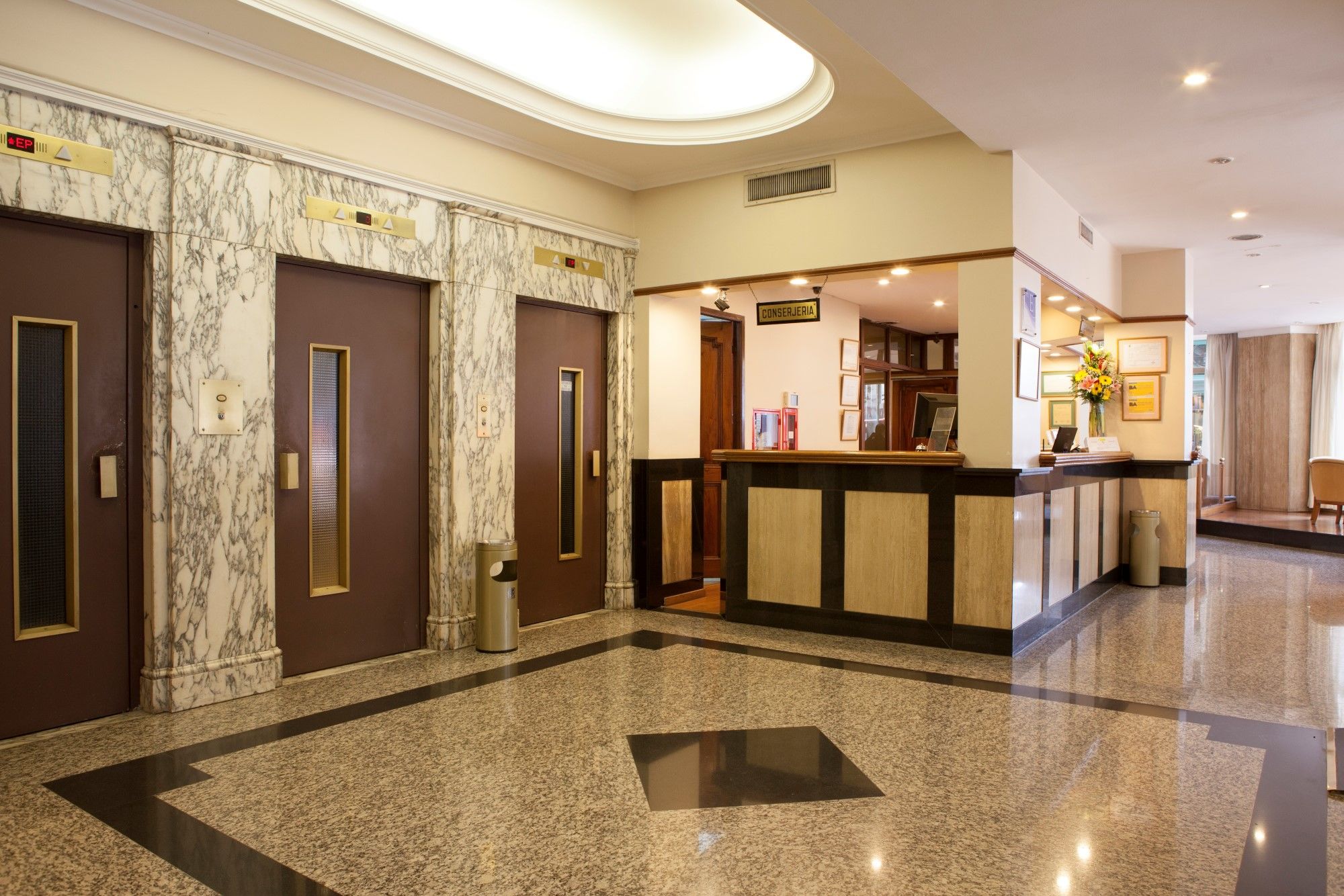 Bristol Hotel Buenos Aires Exterior photo